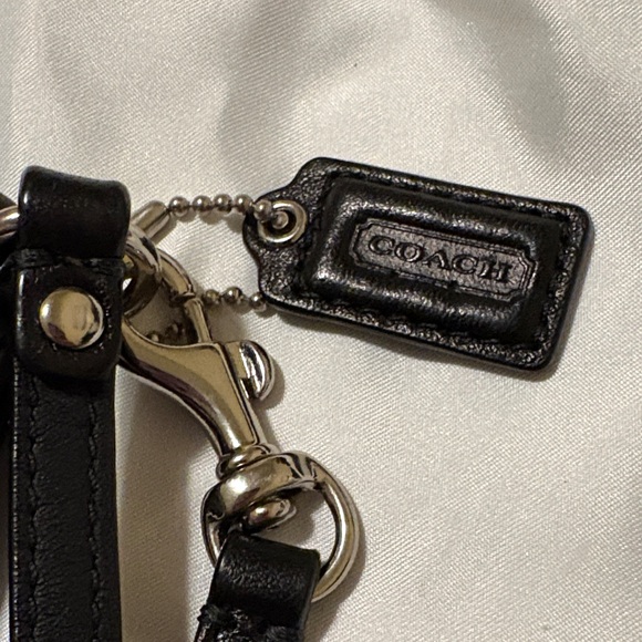 Coach Ashley Black Leather Pleated Wristlet - Picture 3 of 4